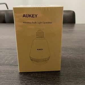 Aukey Wireless Bulb Light Speaker